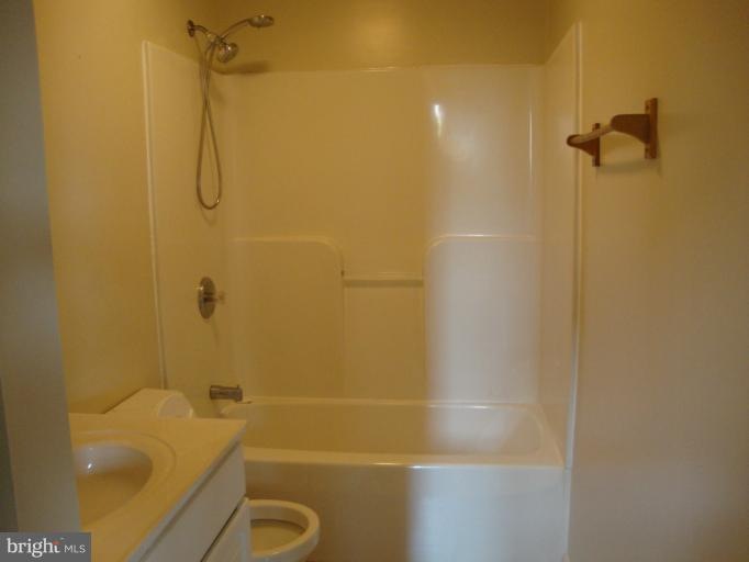 36015 Wilderness Shores Way, Locust Grove, VA 22508 - photo 1