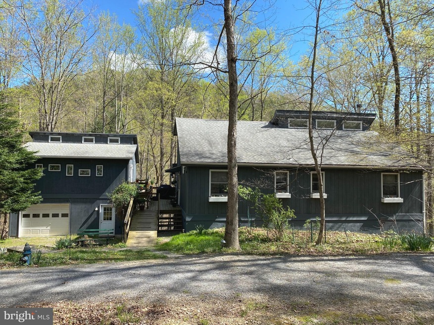 688 Amberwood Ln, Great Cacapon, WV 25422 - photo 1