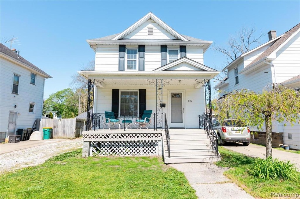 307 Riverview, Monroe (1 of 32).jpg