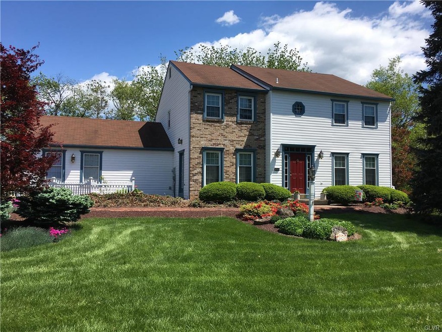 1425 Country Club Rd, Allentown, PA 18106 - photo 1