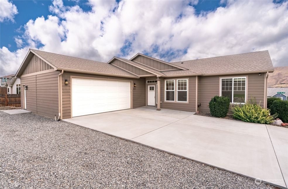 425 S Jarvis Ave, East Wenatchee, WA 98802 - photo 1