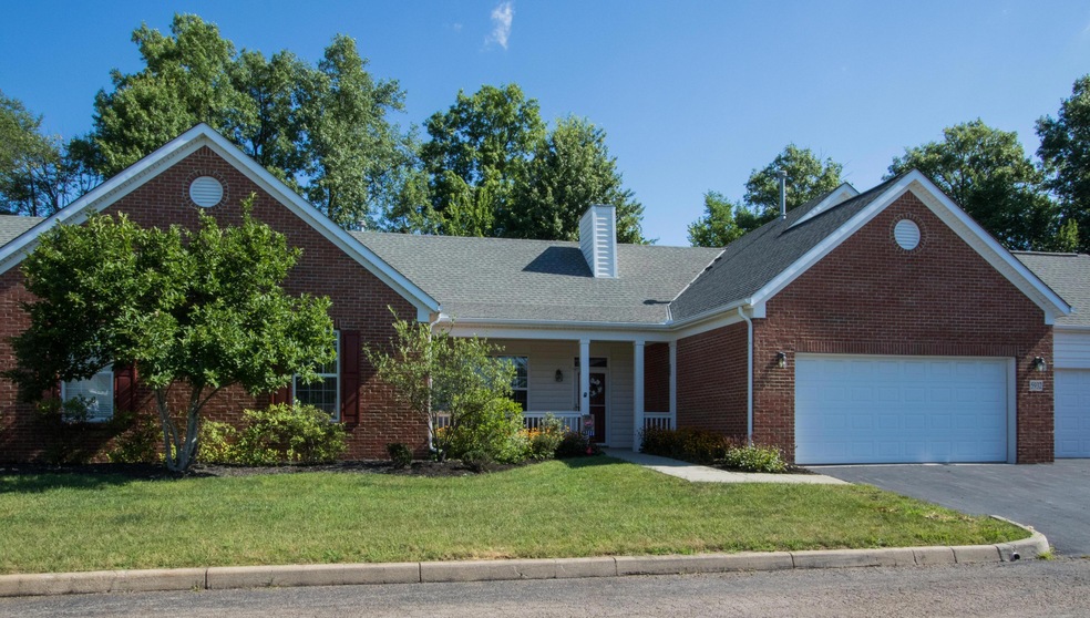 5932 Hickory Brook Way unit 5932, Columbus, OH 43213 - photo 1
