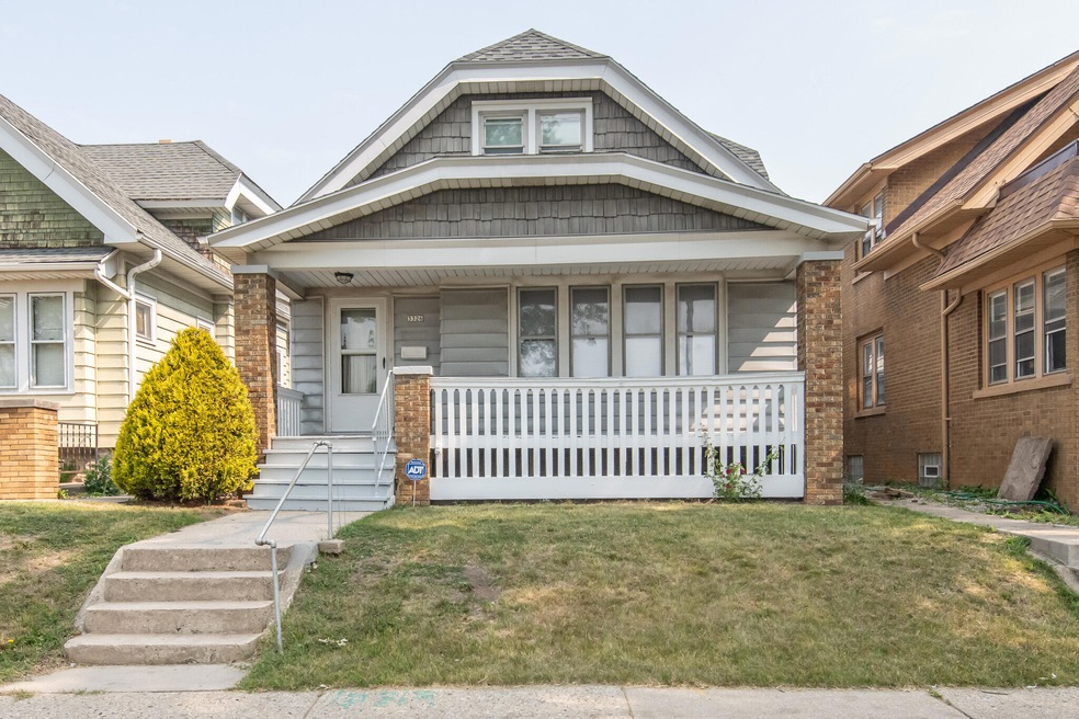 3326 W Mitchell St