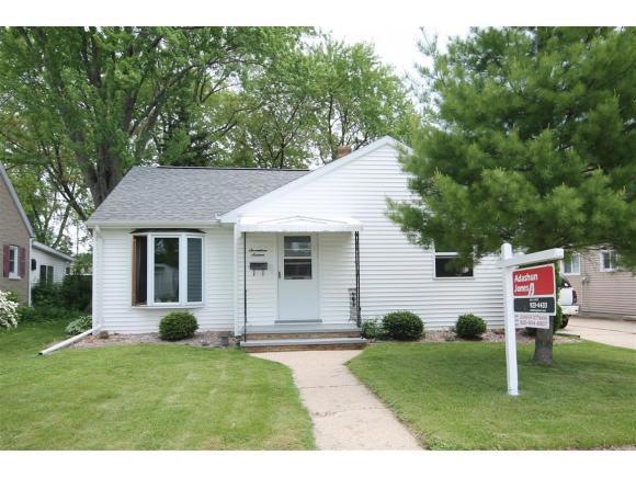 1716 S Sanders St, Appleton, WI 54915 - photo 1