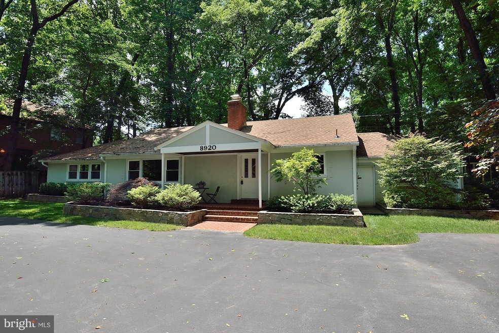 8920 Liberty Ln, Potomac, MD 20854 - photo 1