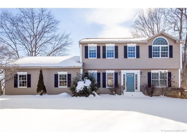 Great lines and trim!  Good curb appeal!