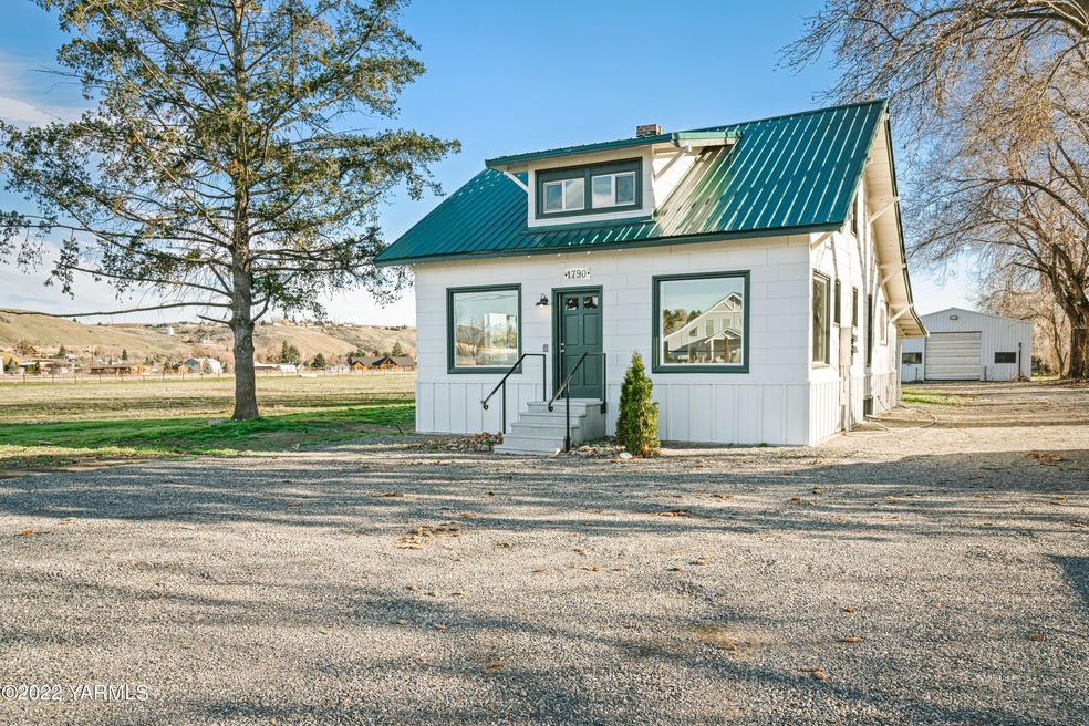 1790MaplewayRd-3