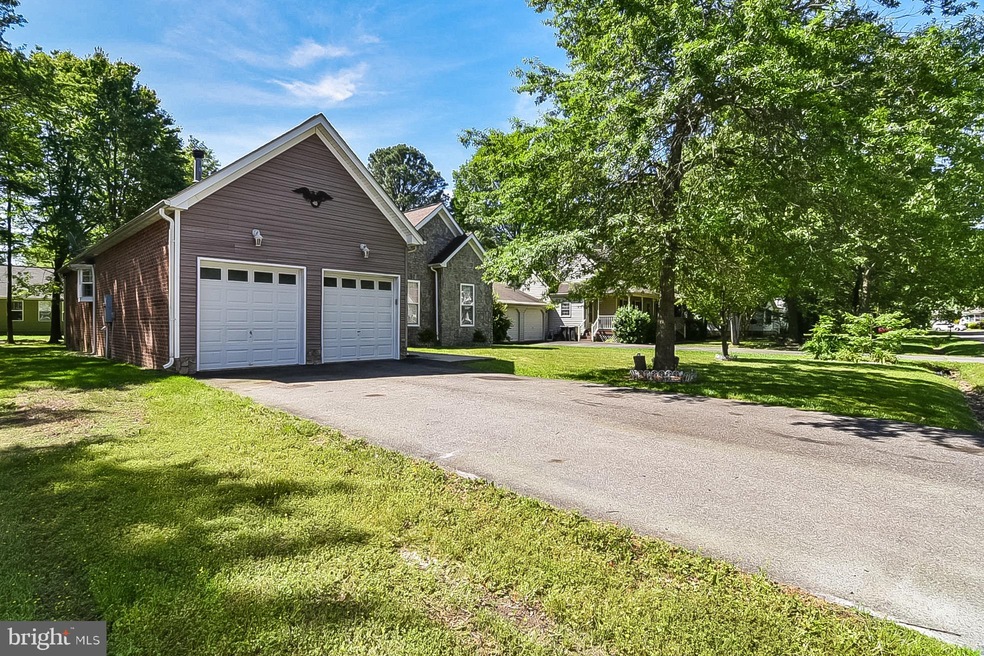 210 Azalea Rd, Colonial Beach, VA 22443 - photo 1