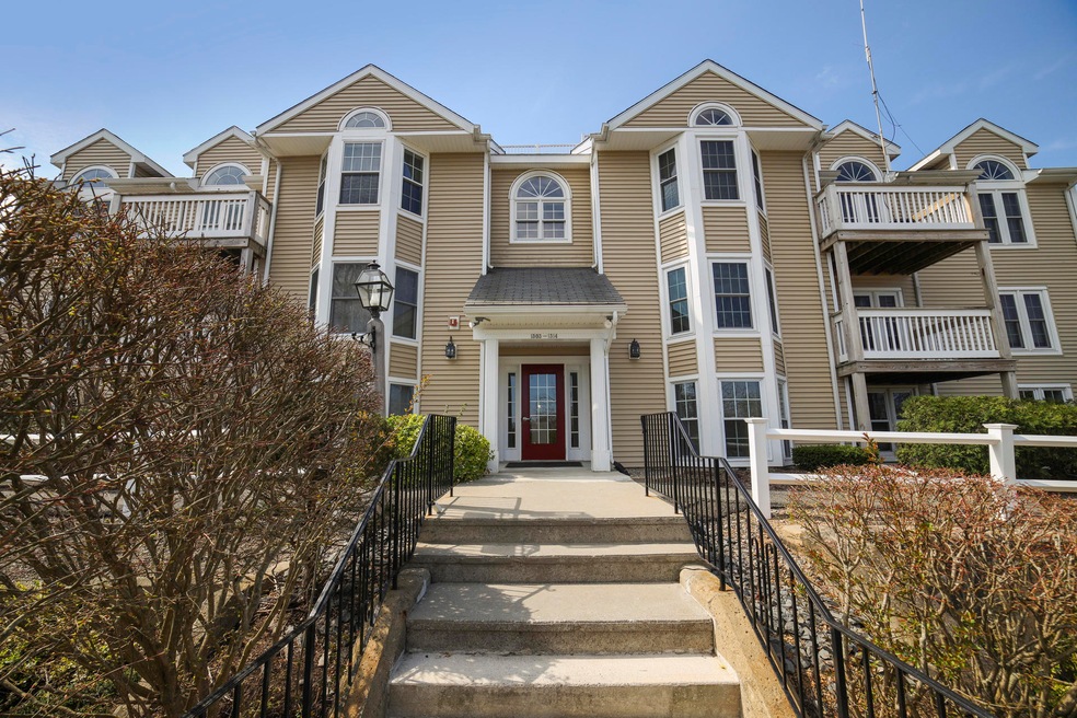 1303 Carriage Ln unit 1303, Taunton, MA 02780 - photo 1