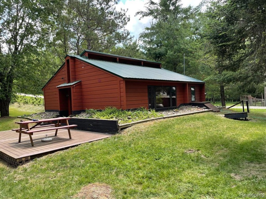 2 bed 1 bath Ranch with tons of open space.