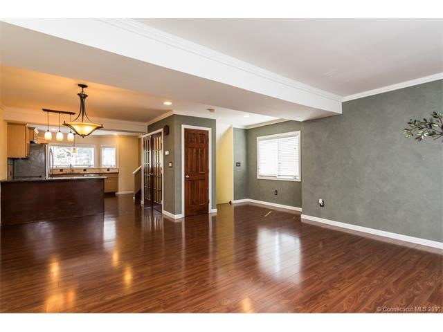 Gorgeous townhouse Condo