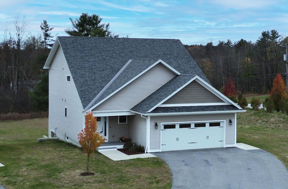 154 Chase Ct, Essex, VT 05452 - photo 1