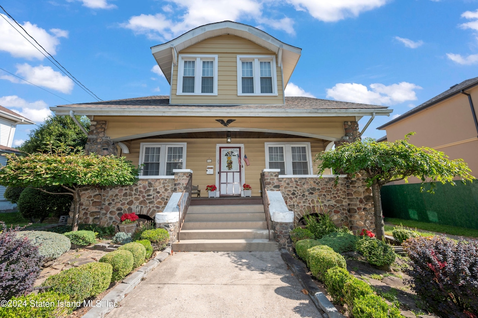 Sold $775,000 • Co-Listing Agent