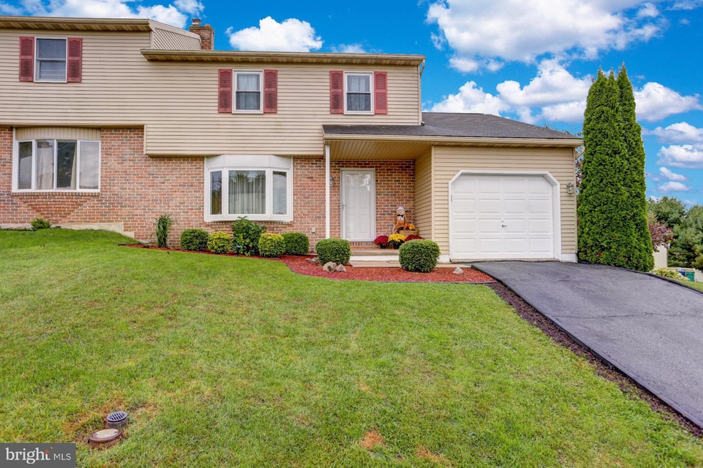 1770 Gravel Hill Rd, Reading, PA 19608 - photo 1