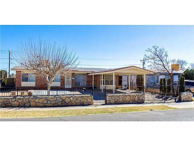 330 Maricela Dr, El Paso, TX 79915 - photo 1