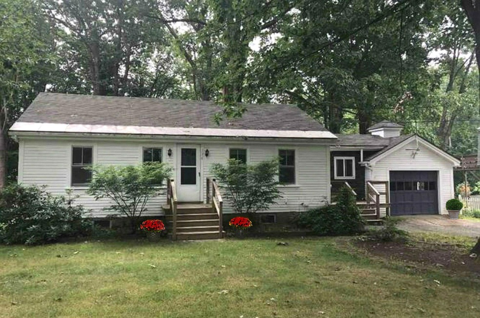 136 Martin Rd, Kittery, ME 03904 - photo 1