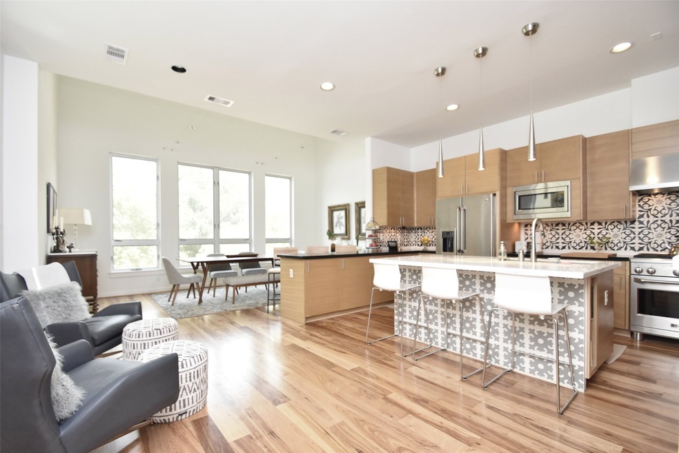 532 W 26th St, Houston, TX 77008 - photo 1