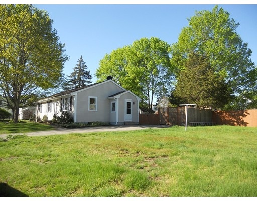 2 Pleasantview St, Taunton, MA 02780 - photo 1