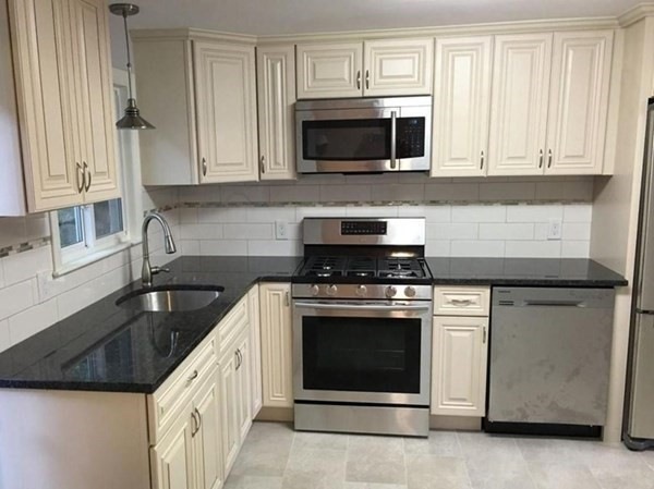 5 Dundee Rd unit 5, Arlington, MA 02476 - photo 1