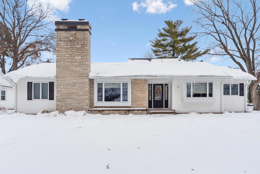 581 Sheridan Rd, Waterloo, IA 50701 - photo 1