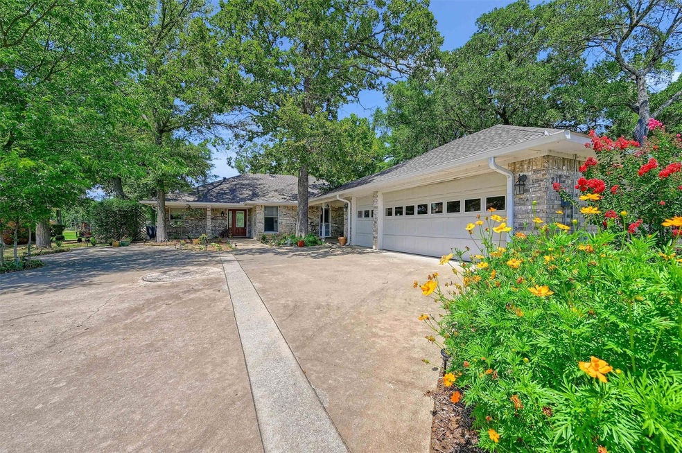 211 Modoc Trail, Gainesville, TX 76240 - photo 1