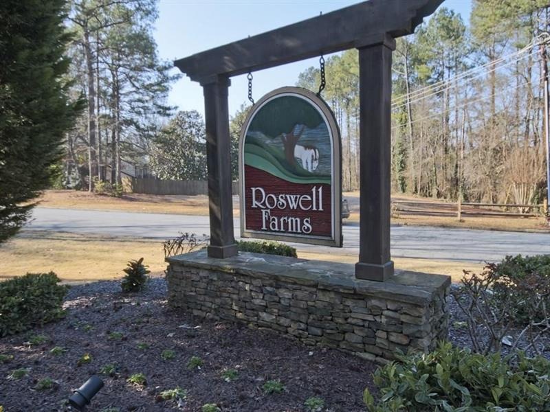 Private friendly community of 115 properties.