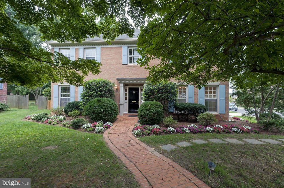 10 Wesley Cir NW, Washington, DC 20016 - photo 1