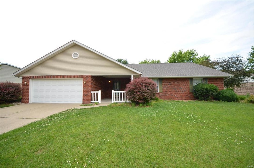 705 Oak Brook Dr, Freeburg, IL 62243 - photo 1