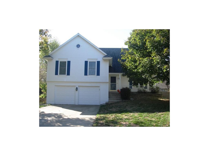 8341 Alden St, Lenexa, KS 66215 - photo 1