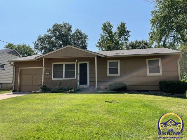 5207 SW 31st St, Topeka, KS 66614 - photo 1