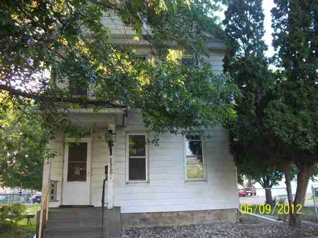 2320 Jackson Ave, Davenport, IA 52802 - photo 1