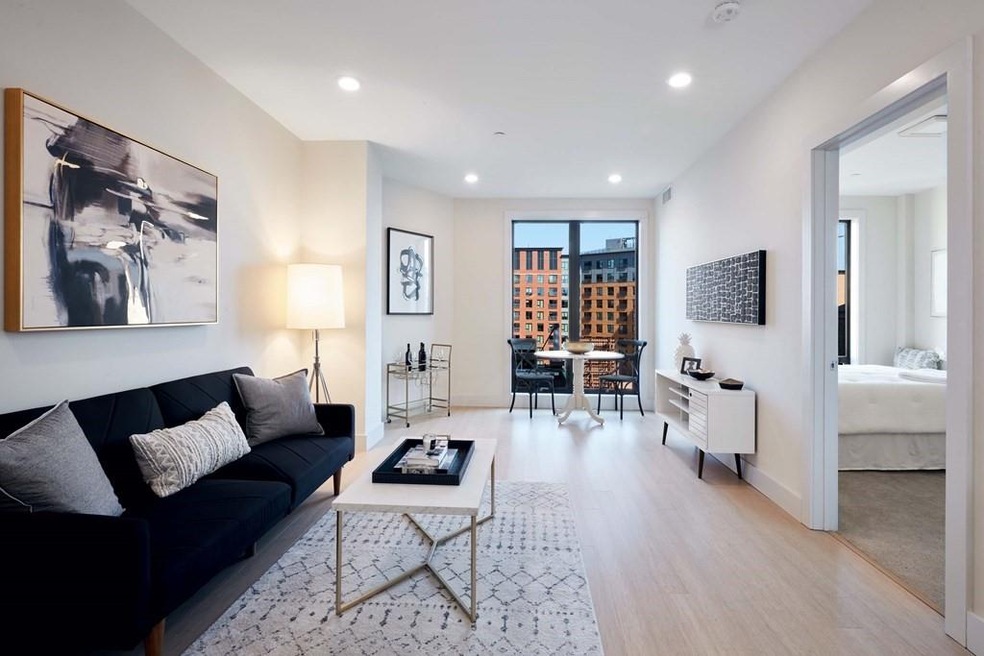 Forecaster 121 unit 802, Boston, MA 02114 - photo 1