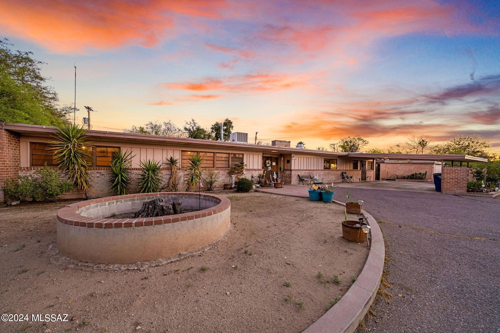 1-web-or-mls-2330 E Waverly Street- MLS