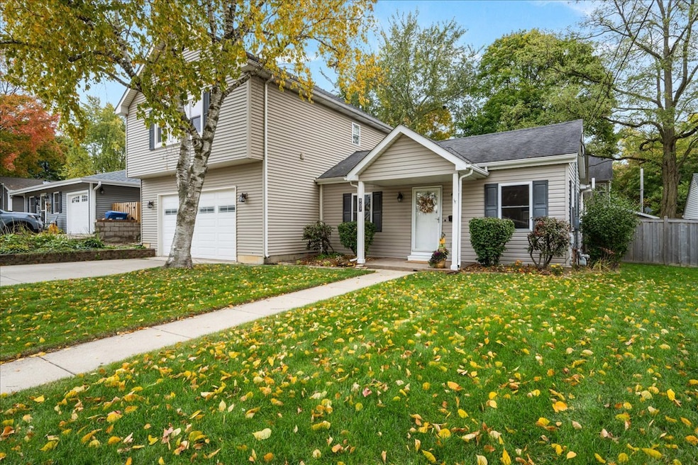 907 Ohio Ave, Saint Charles, IL 60174 - photo 1