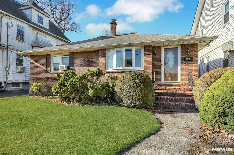835 Chestnut St, Kearny, NJ 07032 - photo 1