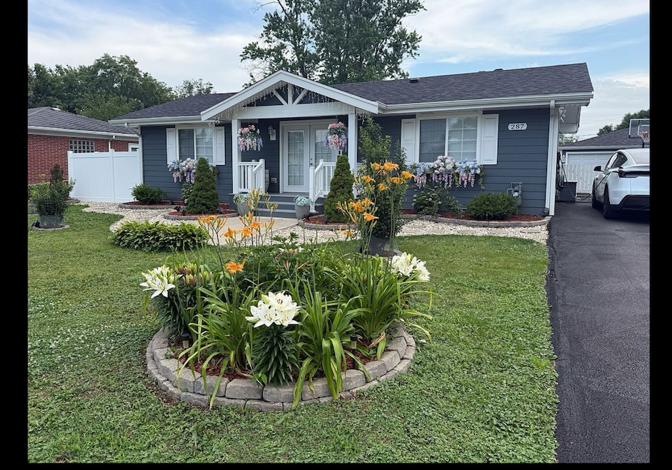 17W287 Stillwell Rd, Oakbrook Terrace, IL 60181 - photo 1