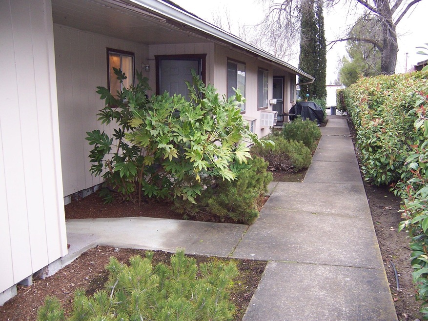230 Cherry St, Central Point, OR 97502 - photo 1
