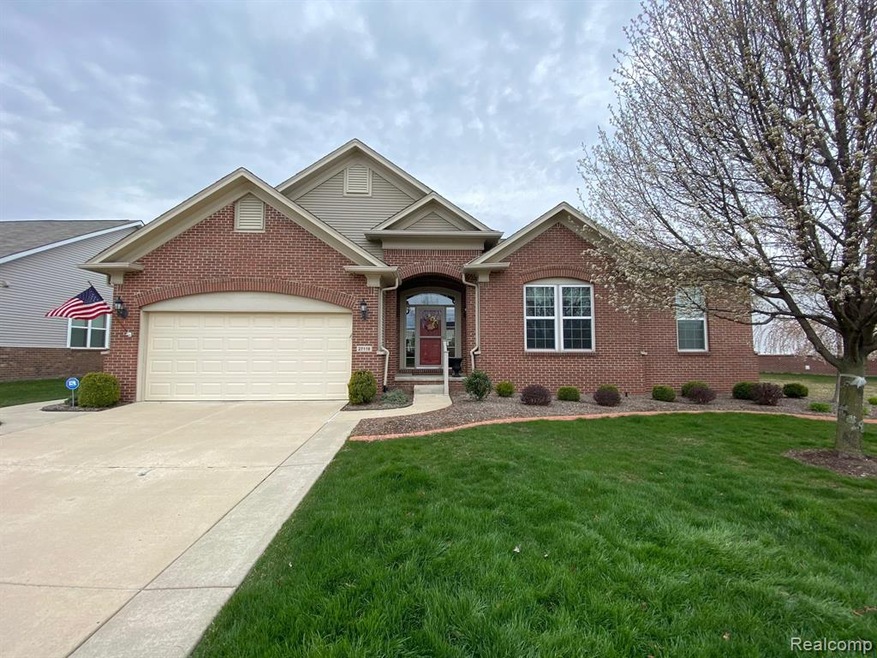 27118 Walloon Way unit 187, Flat Rock, MI 48134 - photo 1