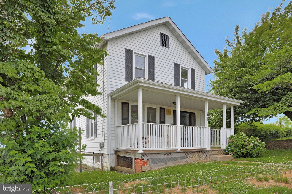 801 N Maple Ave, Brunswick, MD 21716 - photo 1