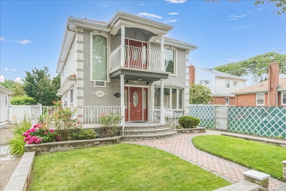 79-14 264th St, Glen Oaks, NY 11004 - photo 1