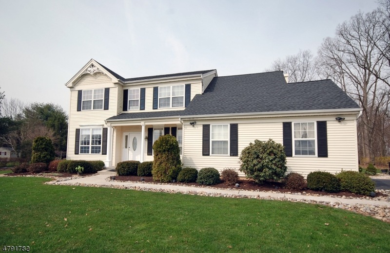 18 Skyline Dr, Flemington, NJ 08822 - photo 1