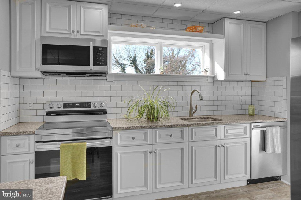 931 N Hanover St unit FLOOR 1, Pottstown, PA 19464 - photo 1