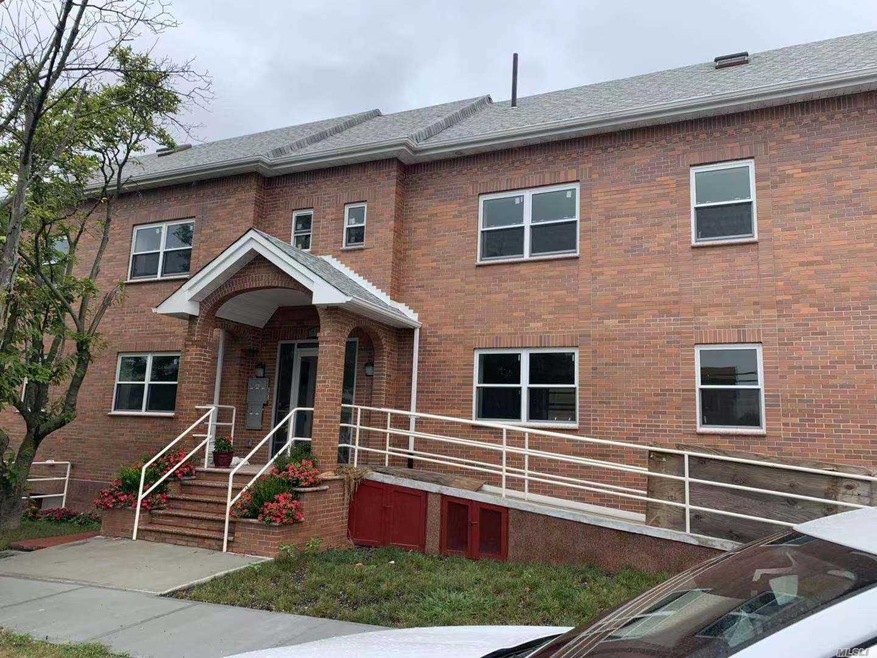 18511 73rd Ave unit 2R, Fresh Meadows, NY 11366 - photo 1