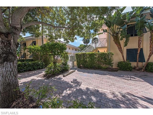 480 5th St S unit 105, Naples, FL 34102 - photo 1