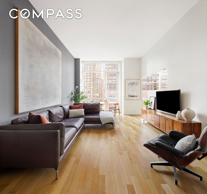 Sold $2,430,000 • Co-Listing Agent