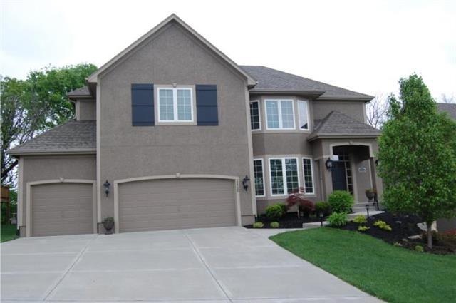 Beautiful 2 story in Rodrock community