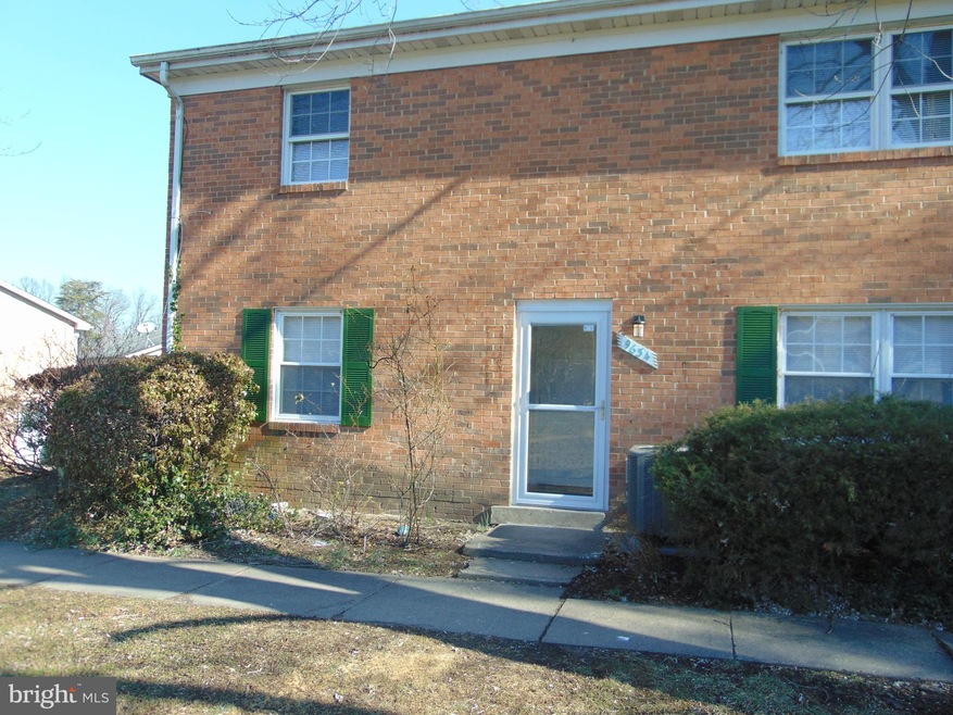 9634 Hagel Cir unit C, Lorton, VA 22079 - photo 1