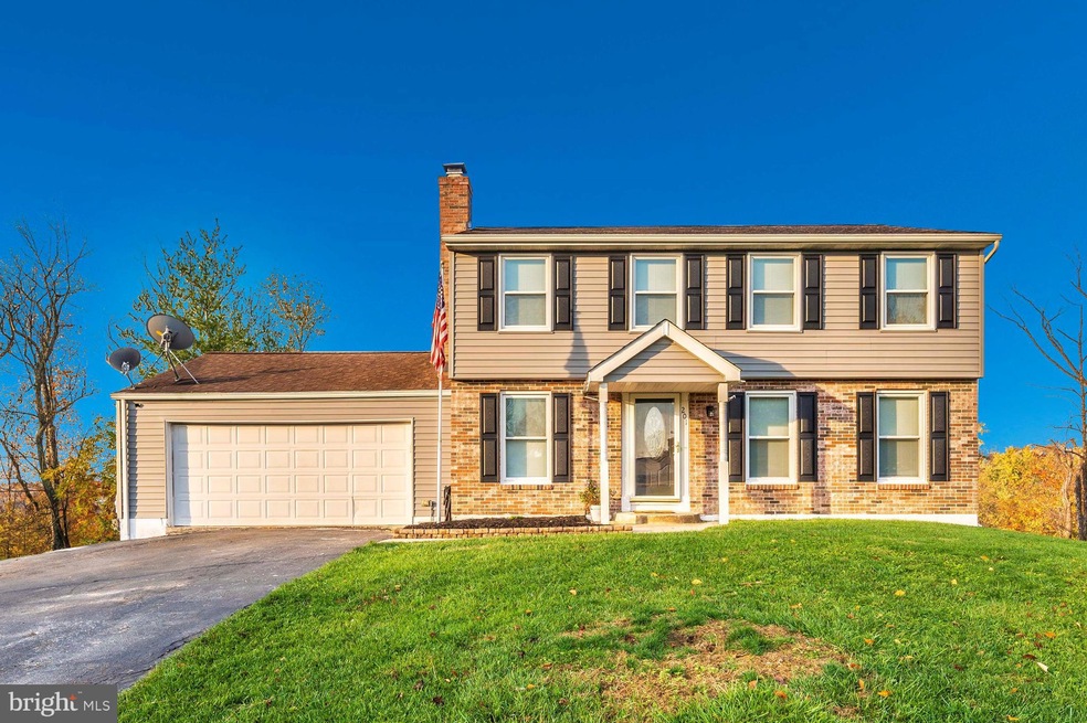 201 Wintergreen Ln, Brunswick, MD 21716 - photo 1