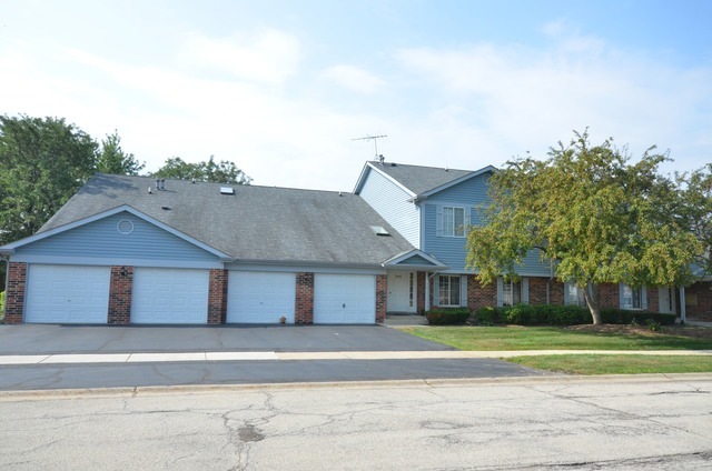 1661 Commodore Ct unit 3, Schaumburg, IL 60193 - photo 1