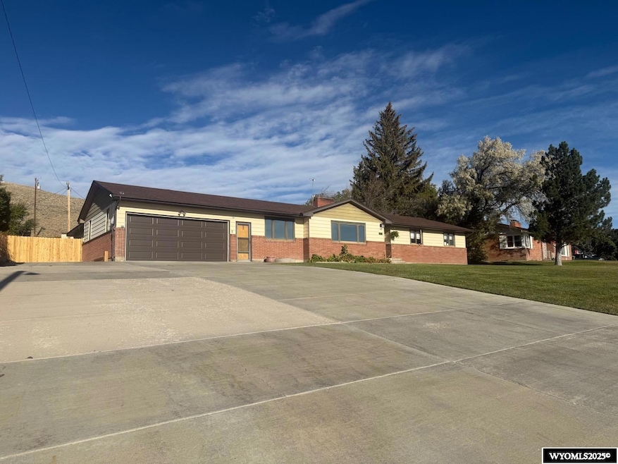 2002 Happy Hollow Cir, Rawlins, WY 82301 - photo 1